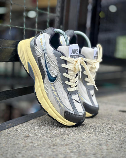 NIKE INITIATOR