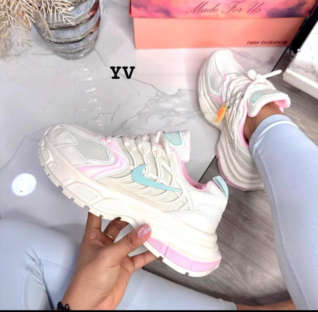 NIKE