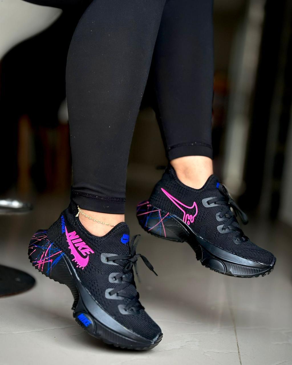 NIKE ESCARCHDO