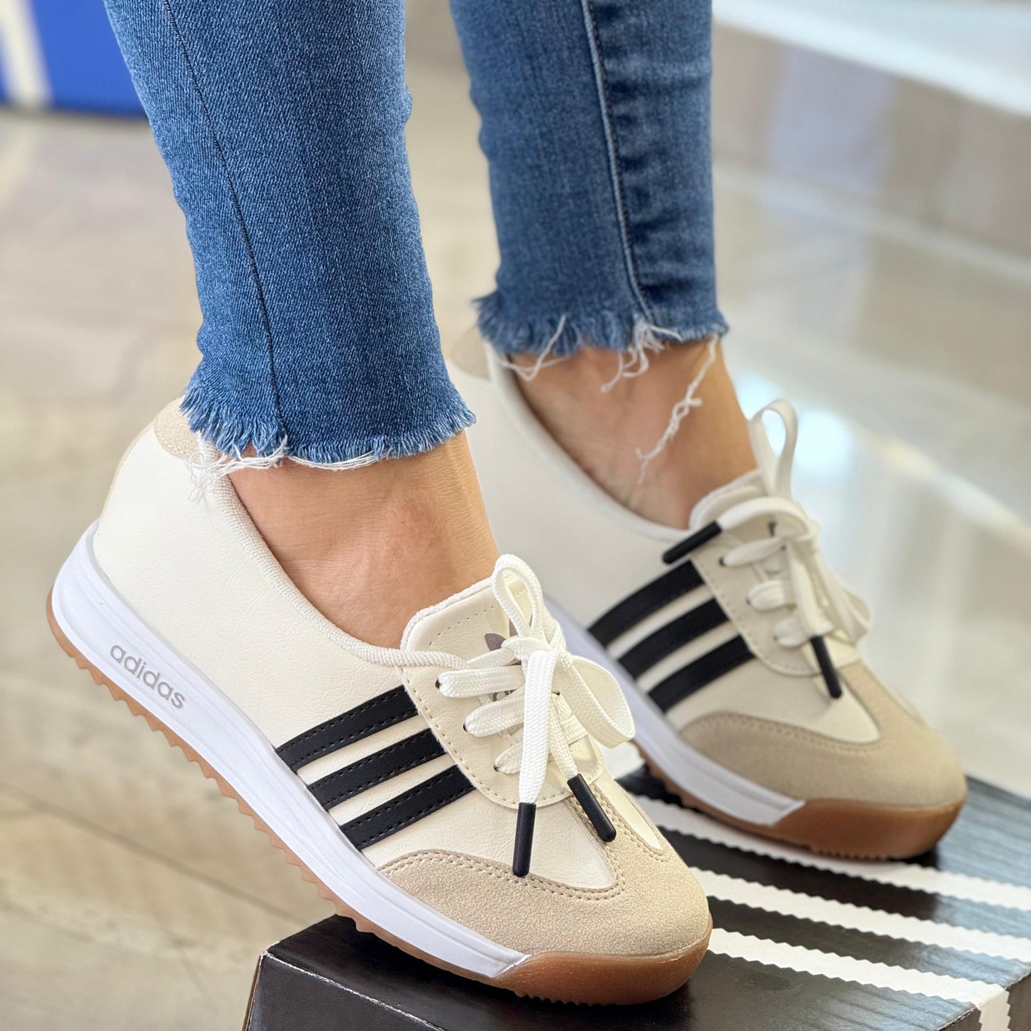 ADIDAS REFERENCIA 001