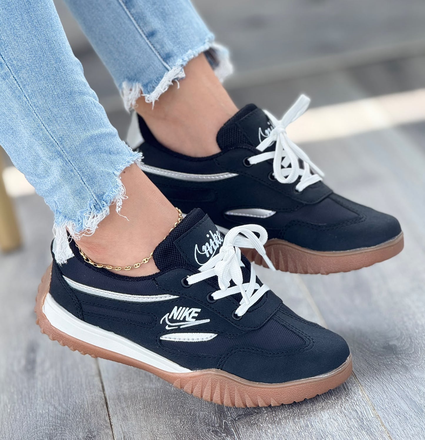 NIKE 01