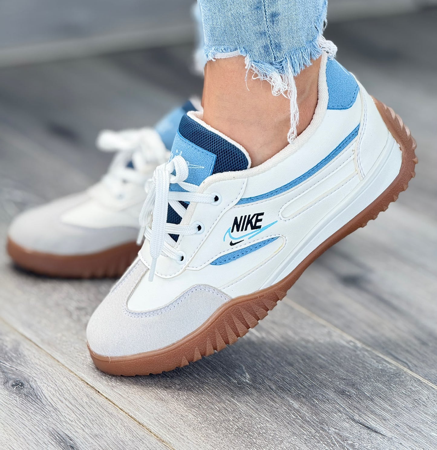 NIKE 01